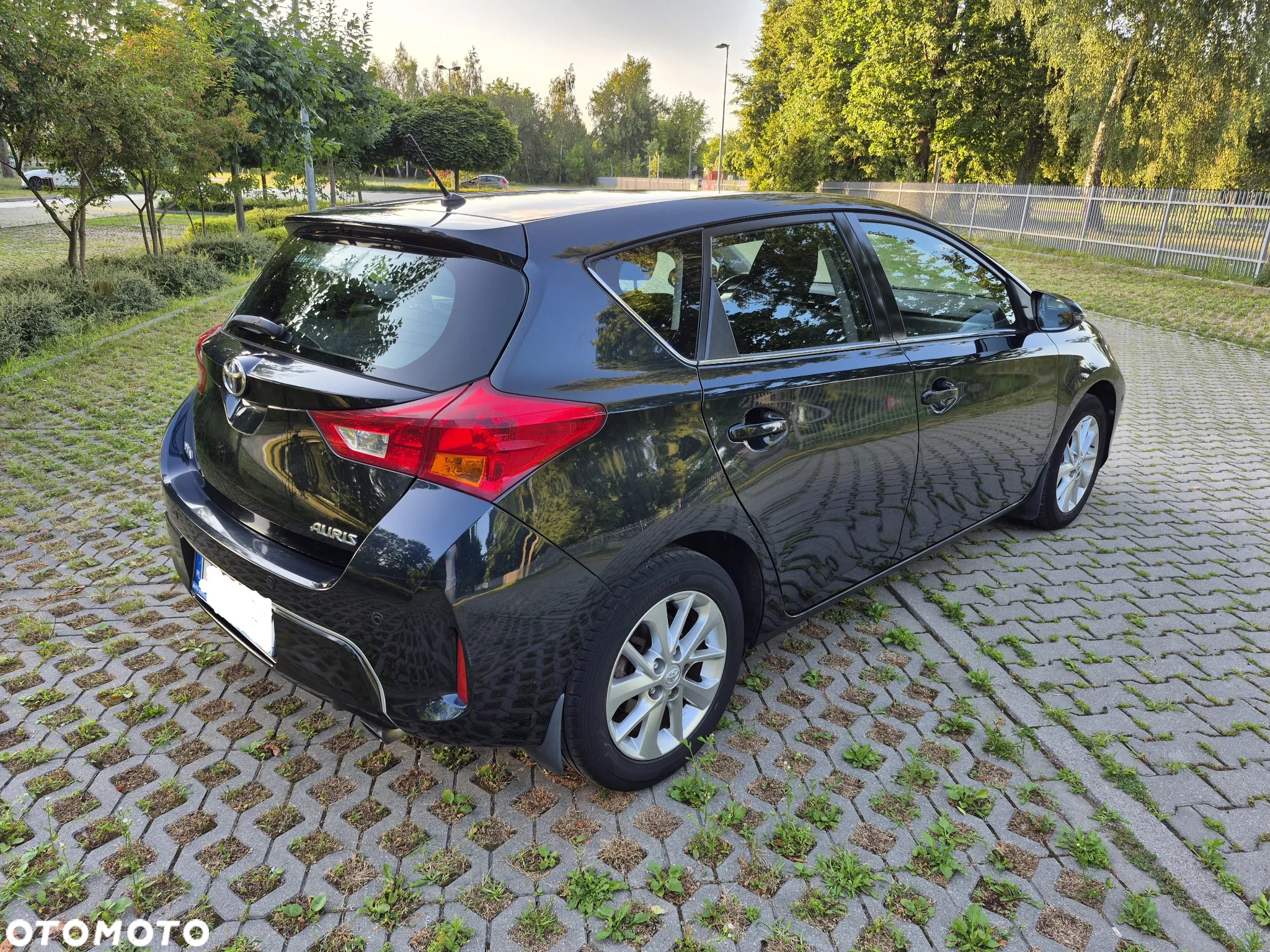 Toyota Auris 1.6 Premium Comfort - 6