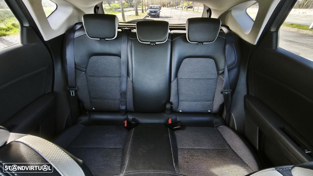 Renault Captur 1.3 TCe Exclusive EDC - 33