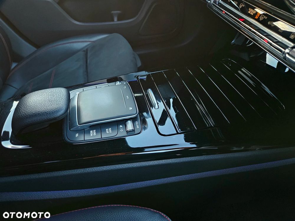 Mercedes-Benz CLA 250 e 8G-DCT AMG Line - 23