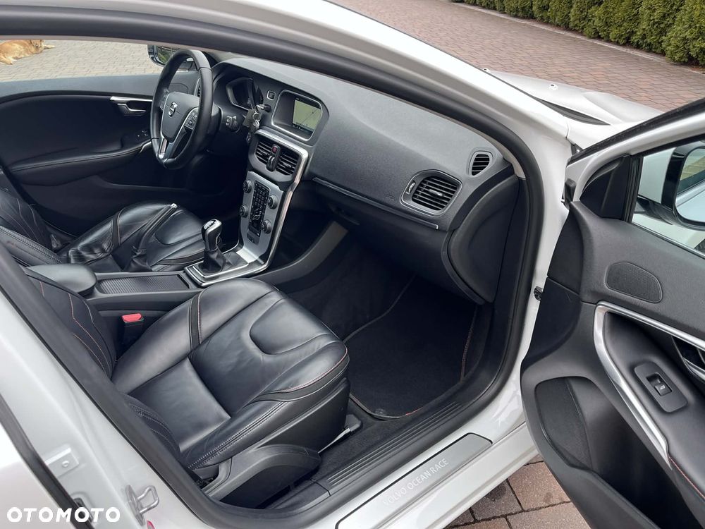 Volvo V40 D2 Ocean Race - 11