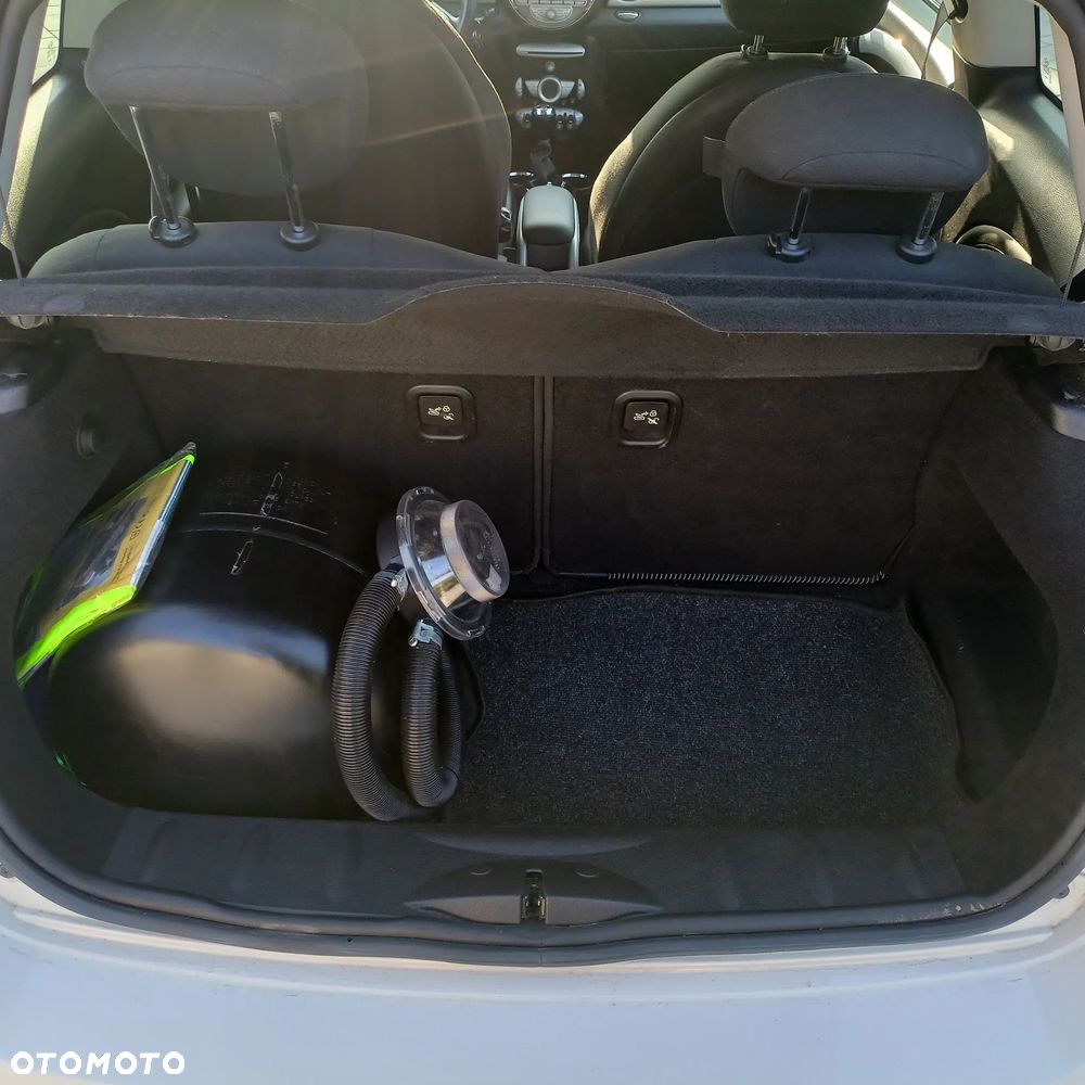 MINI Cooper Standard - 10