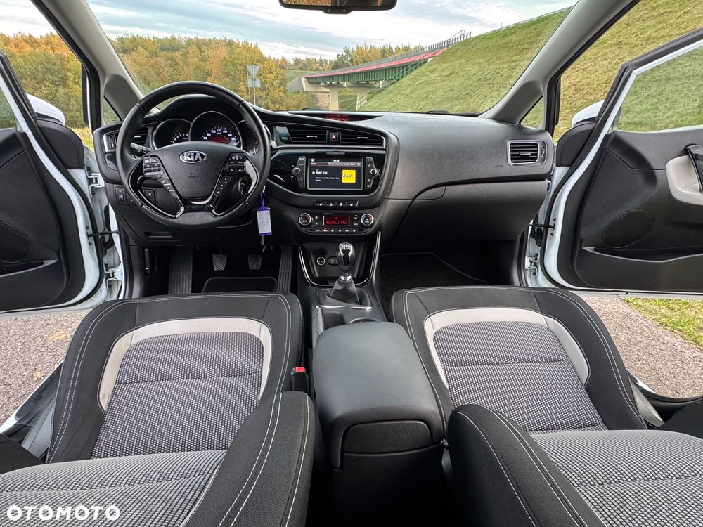Kia Ceed 1.6 GDI Platinum Edition - 8