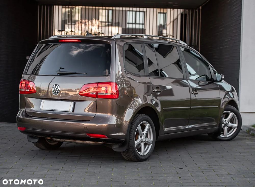 Volkswagen Touran 1.4 TSI BMT Highline DSG - 13