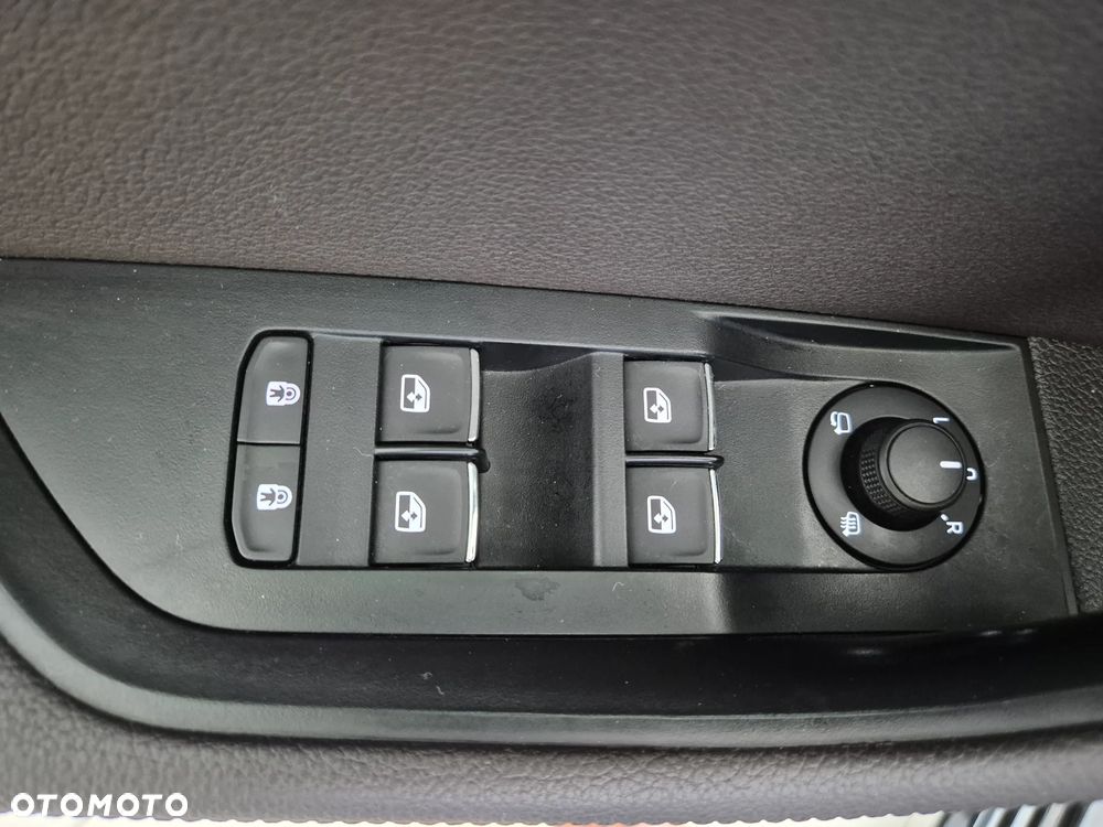 Skoda Superb 2.0 TDI 4x4 L&K DSG - 30