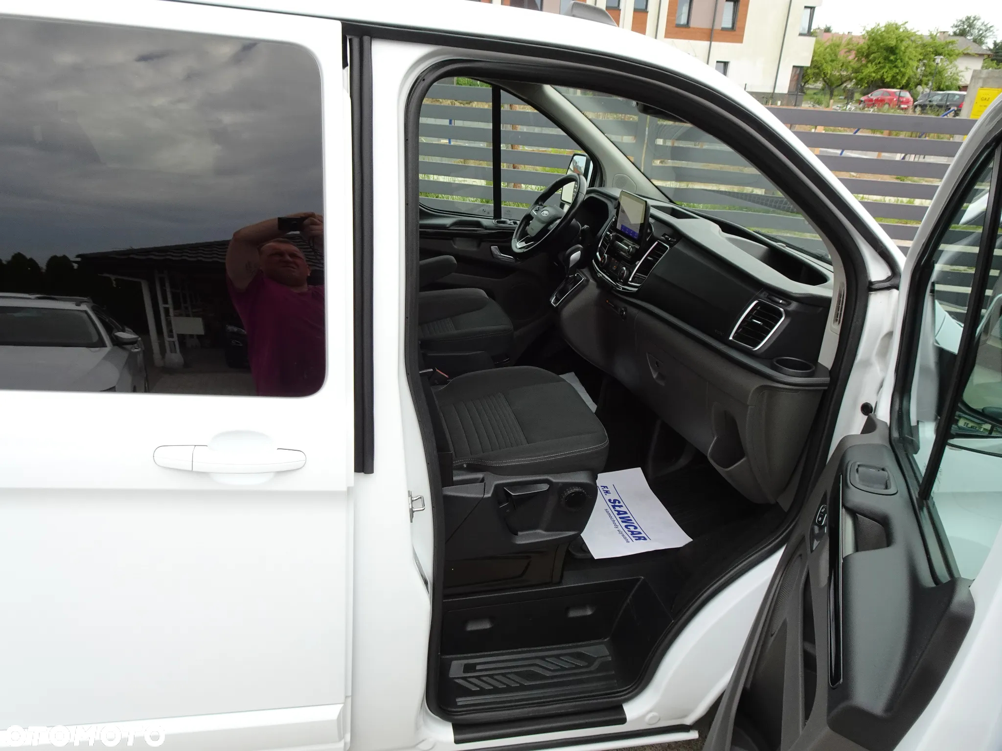 Ford Transit Custom 320 L2H1 Limited (bryg.) - 11
