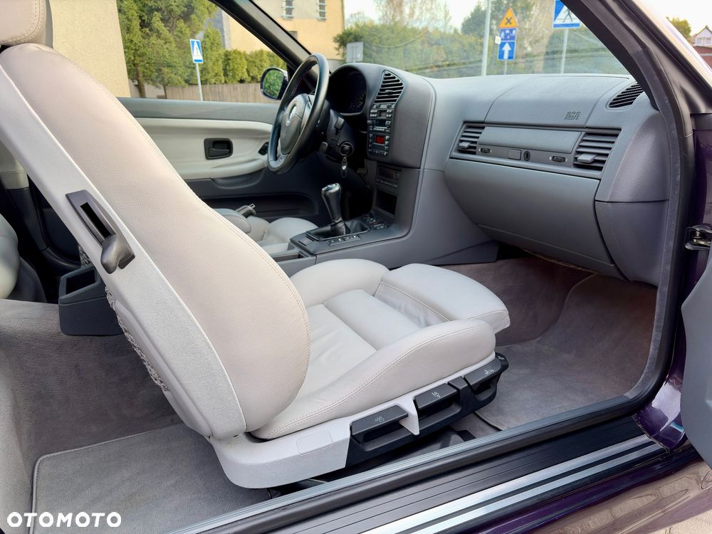 BMW Seria 3 328i - 25