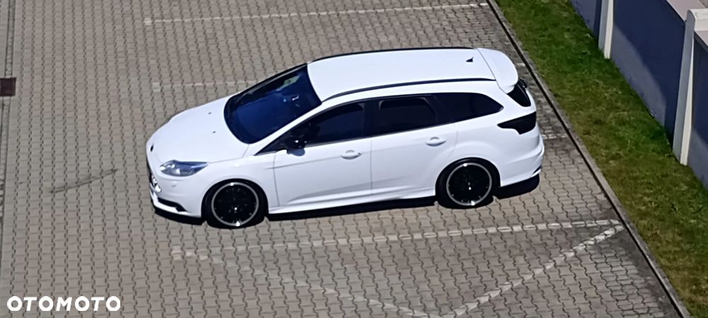 Ford Focus ST - 15