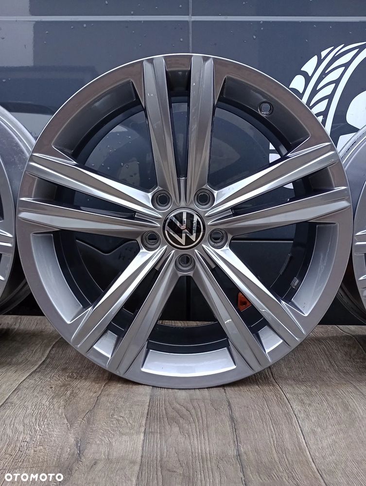 FELGI ALUMINIOWE 5x112 R18 8J ET40 VOLKSWAGEN ARTEON BEETLE CADDY CC GOLF ID BUZZ ID3 ID4 JETTA PASSAT PHAETON SHARAN TIGUAN TOURAN T-ROC - 5