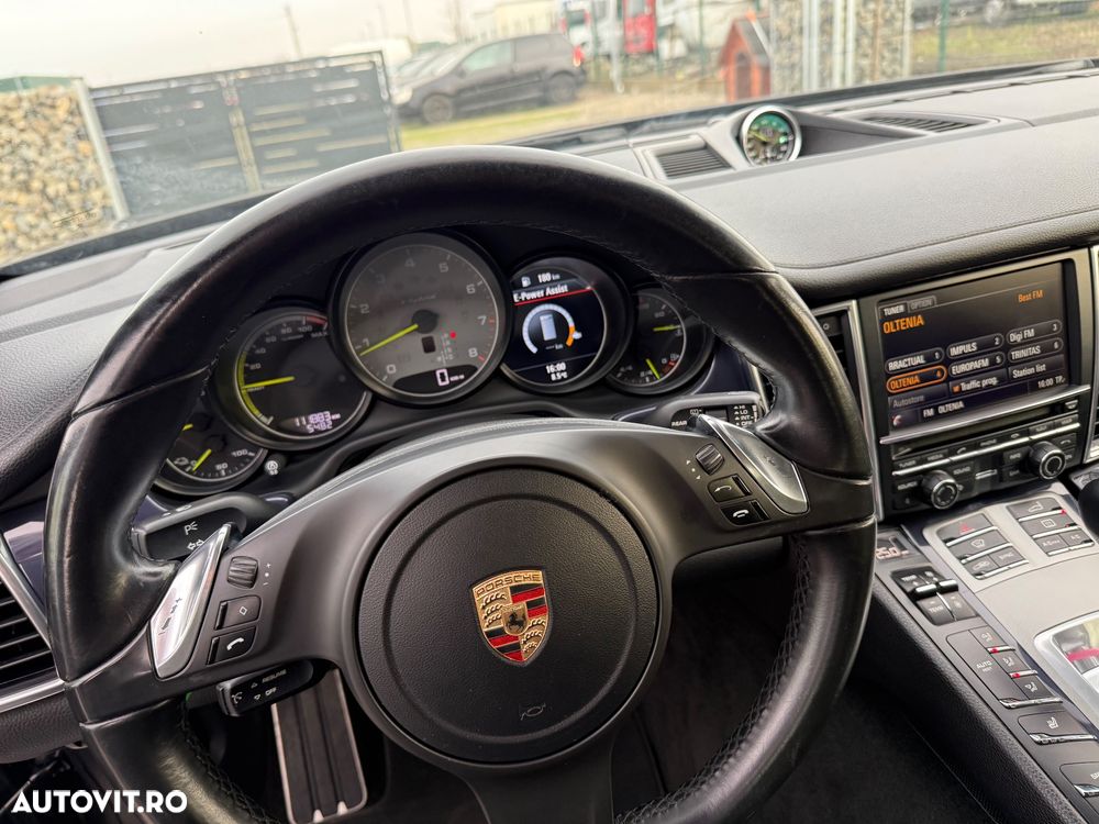 Porsche Panamera S Hybrid PDK - 8