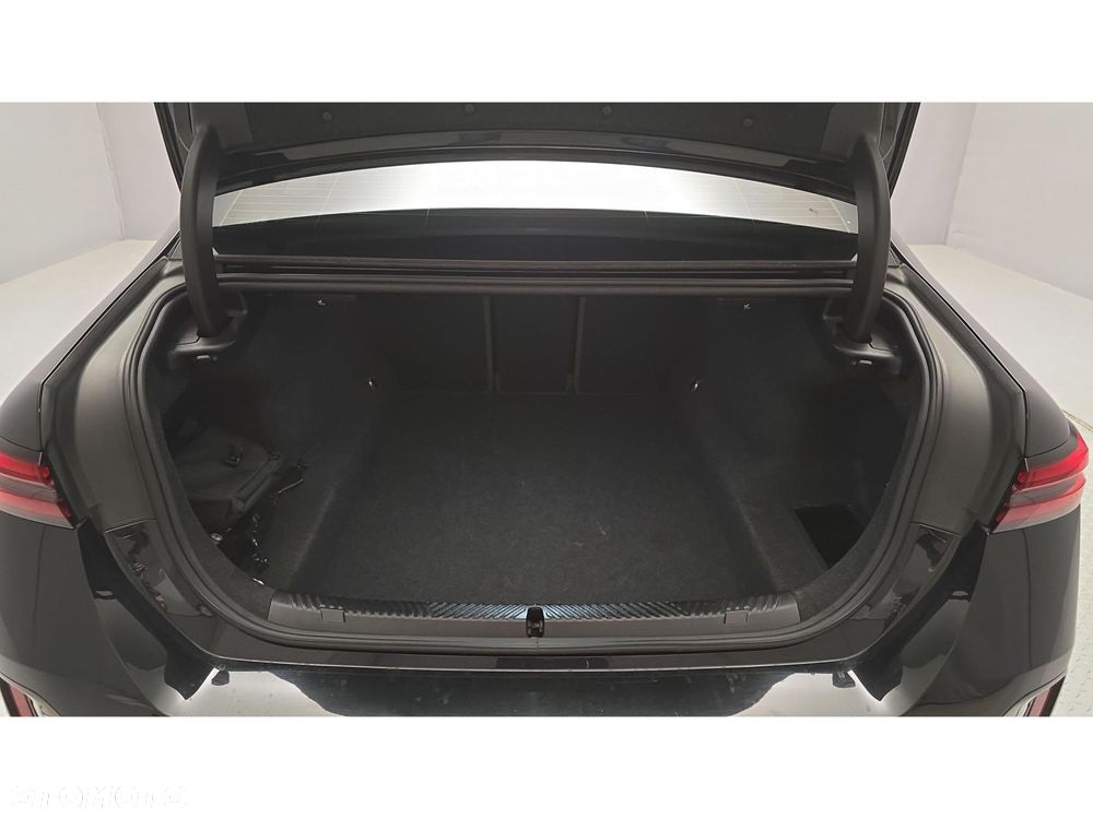 BMW Seria 5 520d xDrive mHEV M Sport - 24
