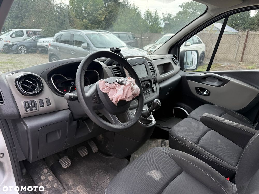 Nissan NV300 - 11