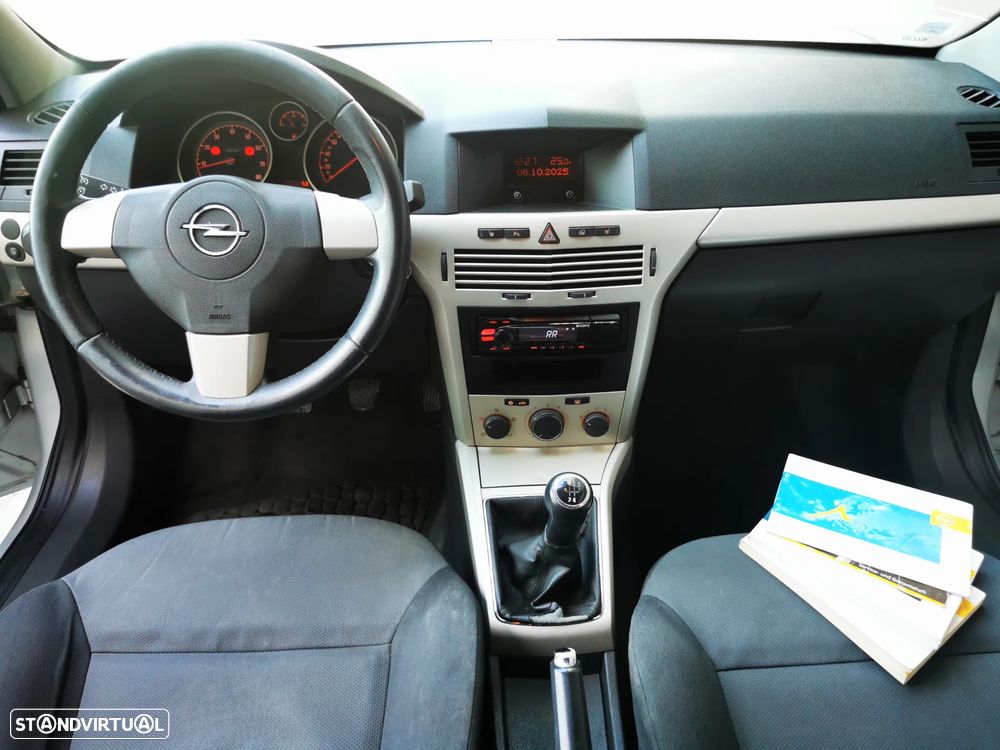 Opel Astra GTC 1.4 Selection - 3