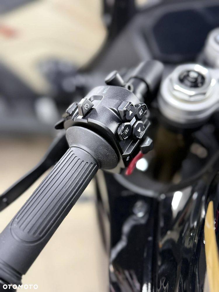 QJMOTOR SRK 800RR - 13