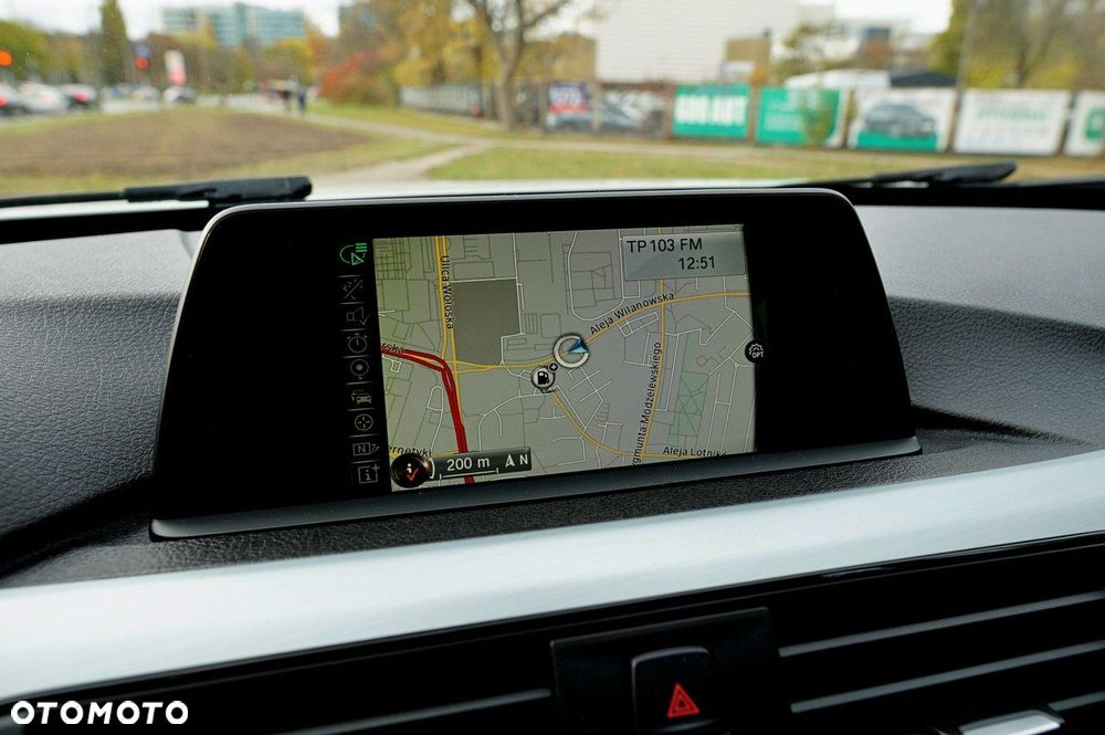 BMW Seria 3 318i Sport Line - 21