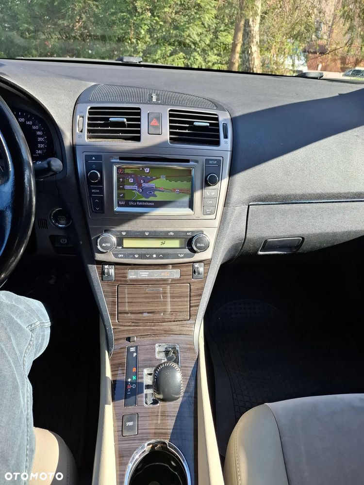 Toyota Avensis 1.8 Premium MS - 7