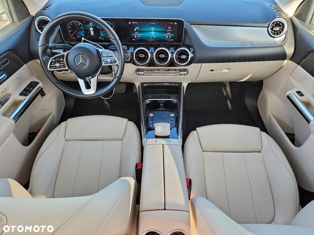 Mercedes-Benz GLA - 7