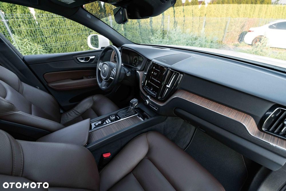 Volvo XC 60 T6 AWD Momentum - 17