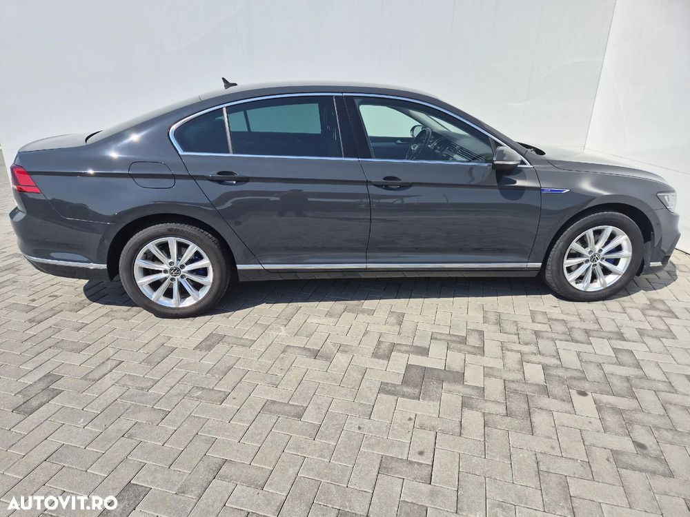 Volkswagen Passat - 6