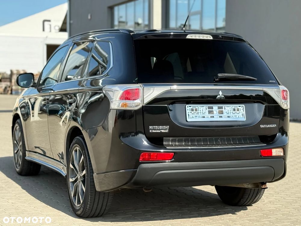 Mitsubishi Outlander 2.2 DI-D 4WD Intense - 12