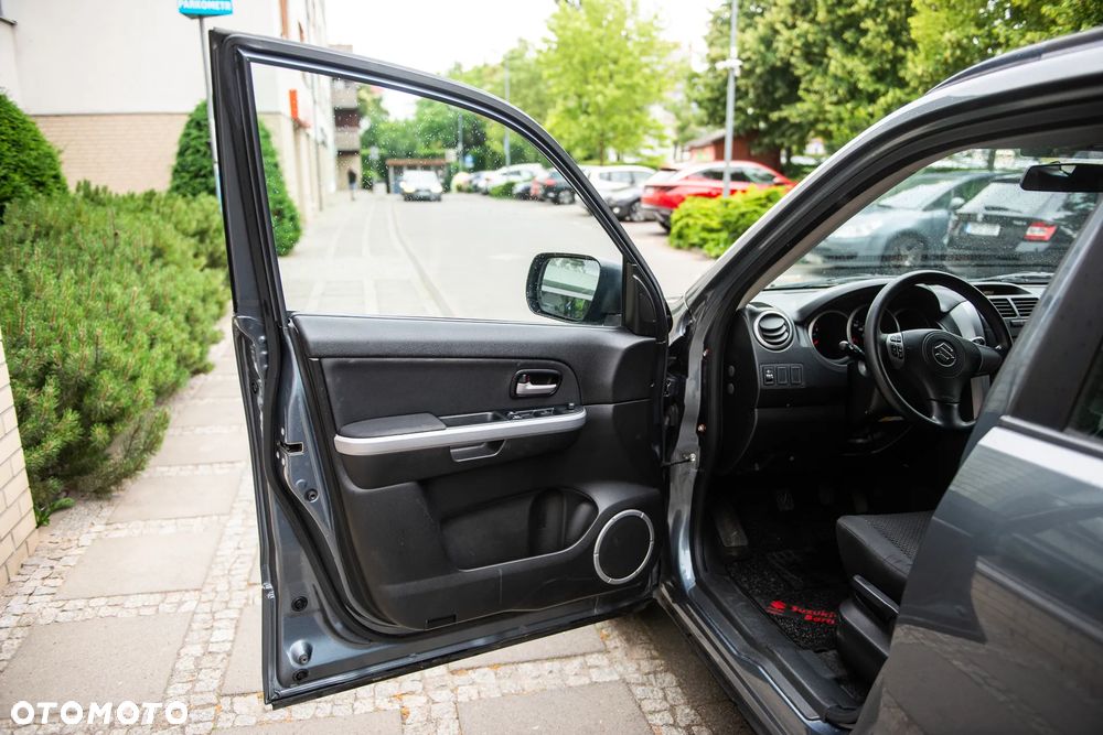 Suzuki Grand Vitara 1.9 DDiS Comfort - 12