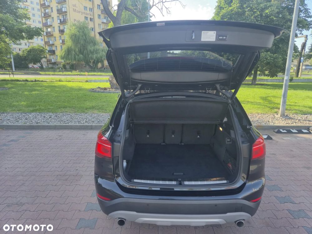 BMW X1 xDrive25i Advantage - 6