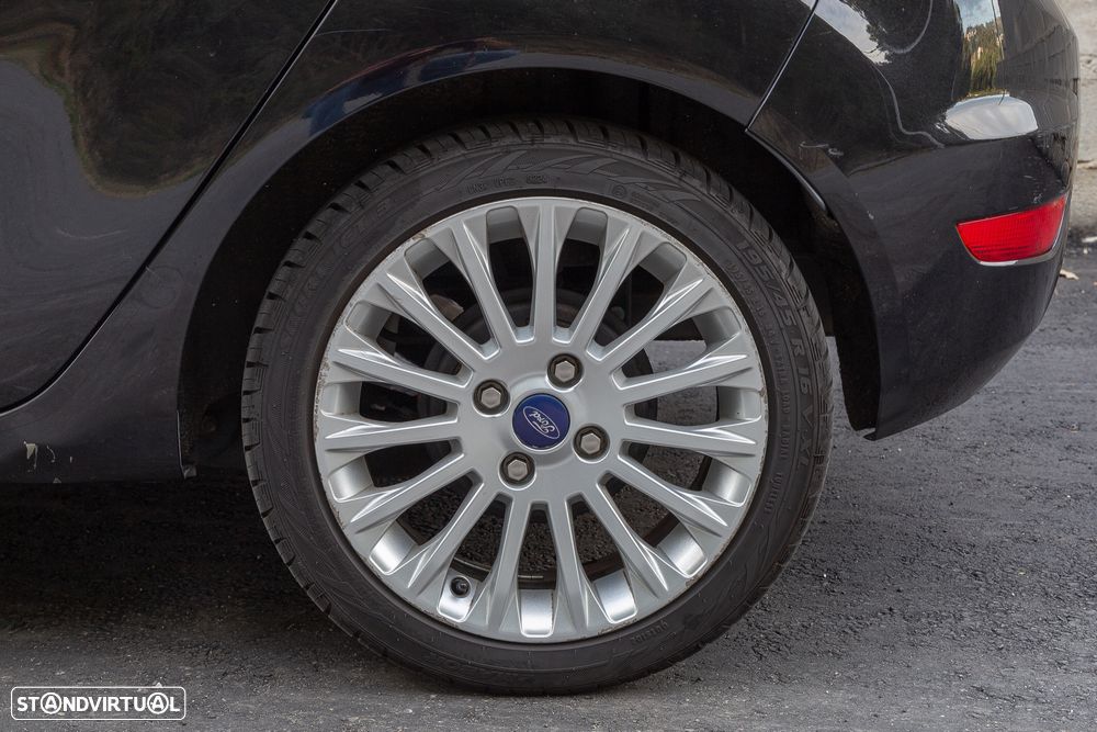 Ford Fiesta - 8
