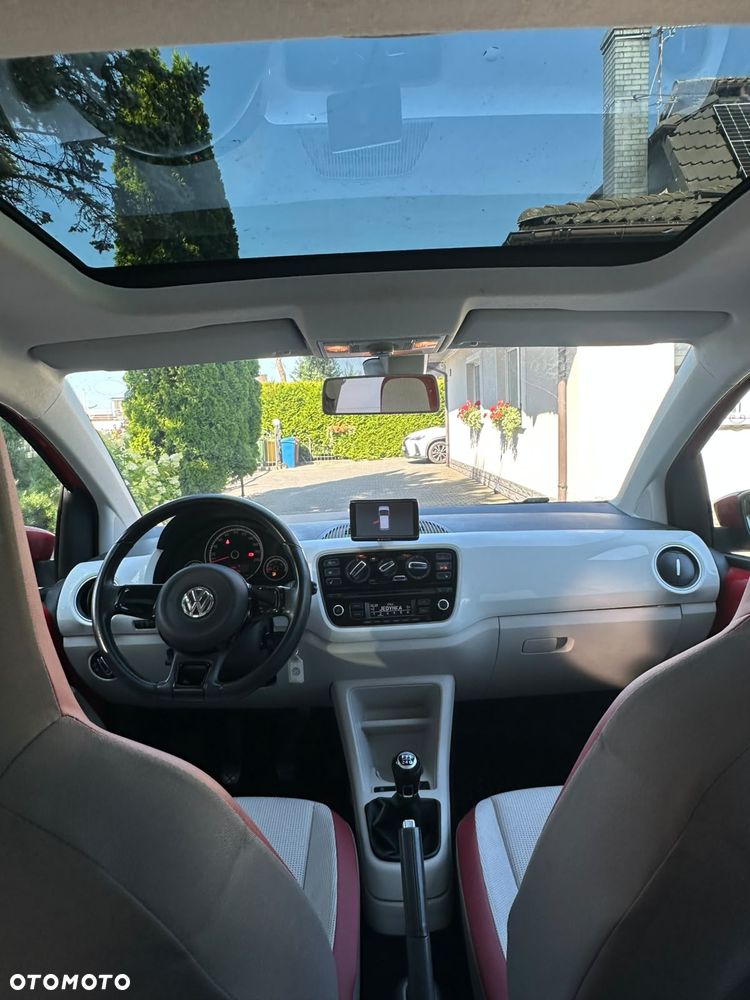 Volkswagen up! Active - 15