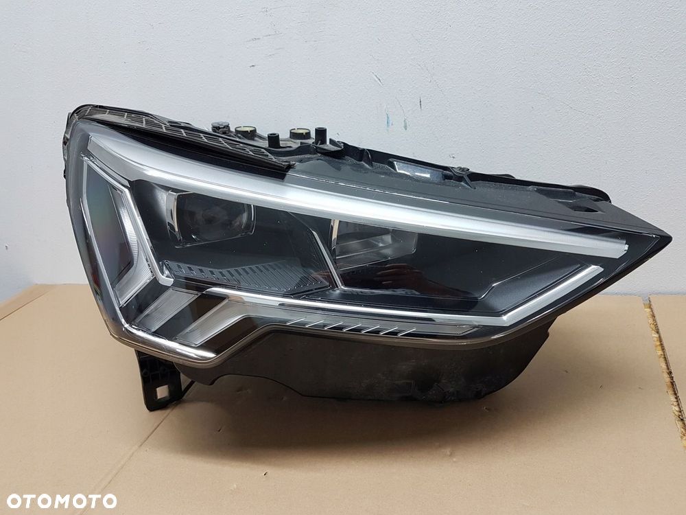 LAMPA PRZÓD PRAWA AUDI Q3 18- FULL LED 83A941034