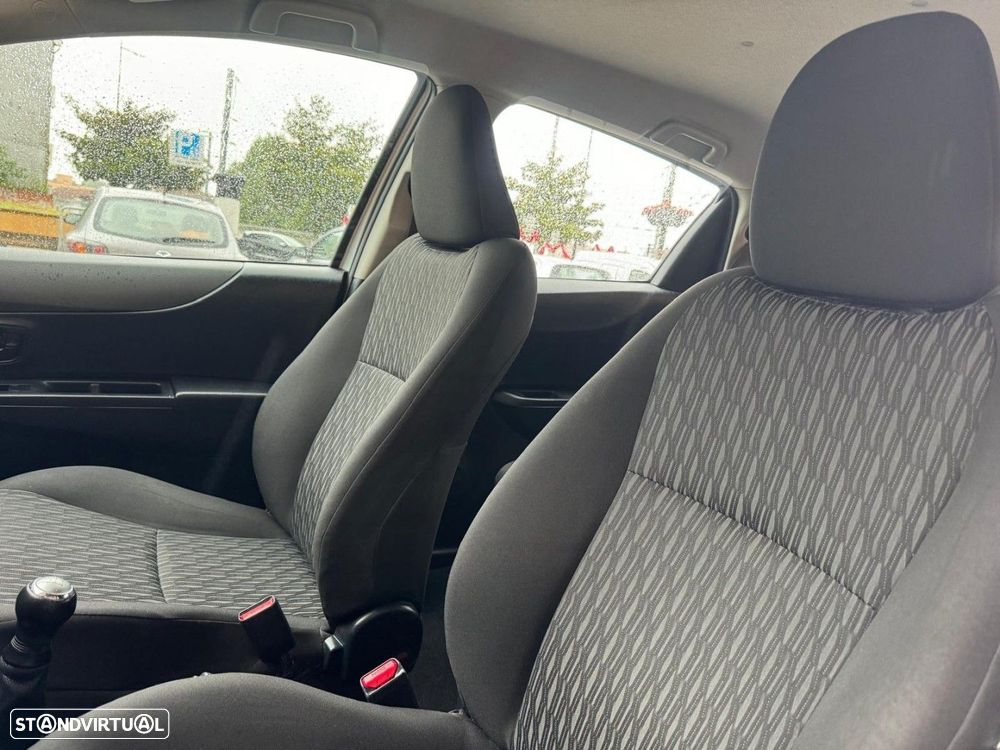 Toyota Yaris 1.0 VVT-i AC - 12