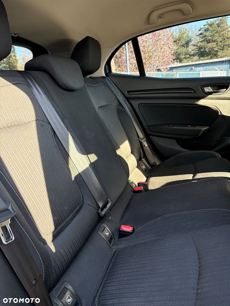 Renault Megane ENERGY TCe 100 EXPERIENCE - 11