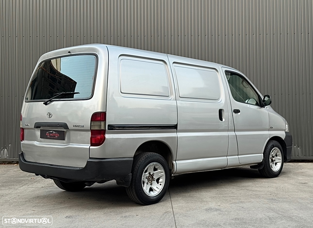 Toyota Hiace - 8