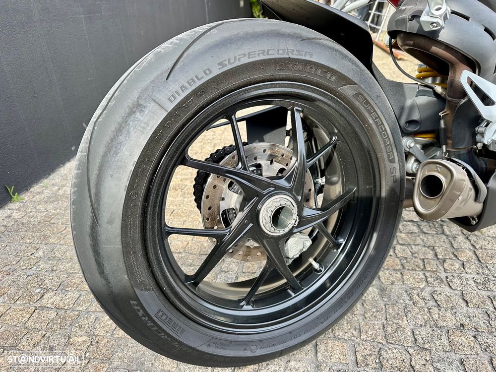 Ducati Panigale V4 S - 9