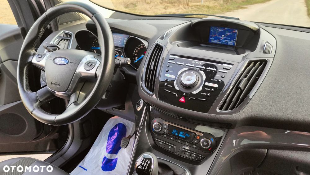 Ford Kuga 2.0 TDCi 4x4 Titanium - 9