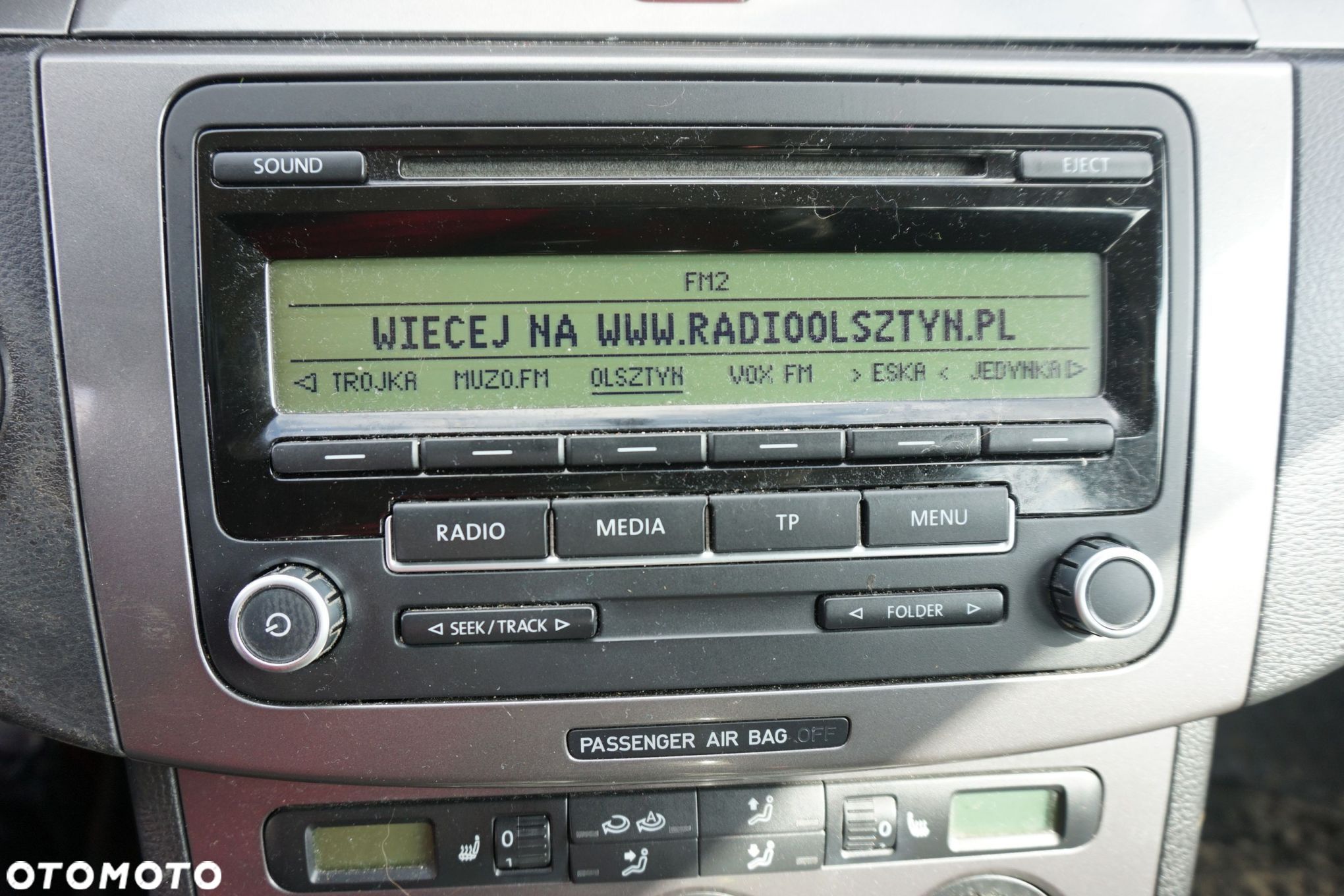 RADIO FABRYCZNE CD PASSAT B6  VOLKSWAGEN 2005-2010 - 1