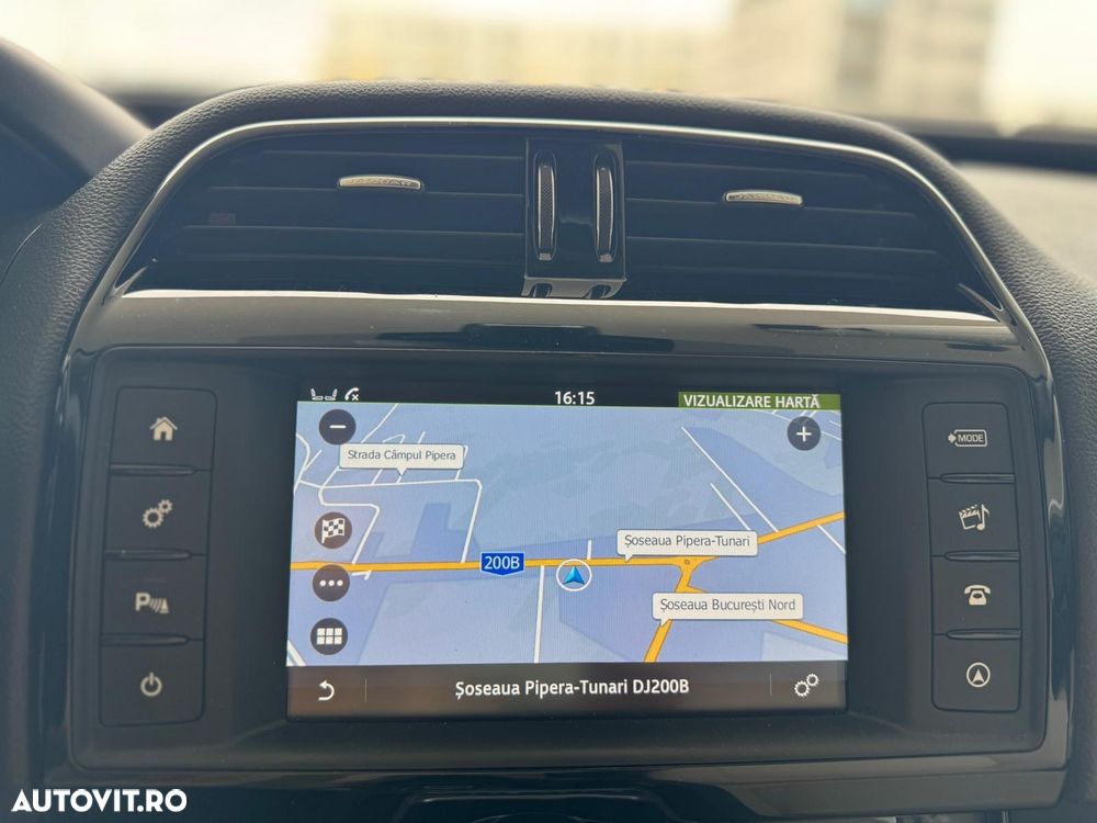 Jaguar XE 20d Aut. Portfolio - 10