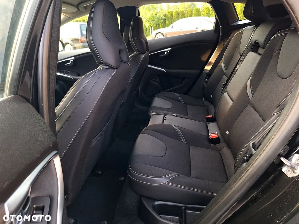 Volvo V40 D2 Momentum - 19