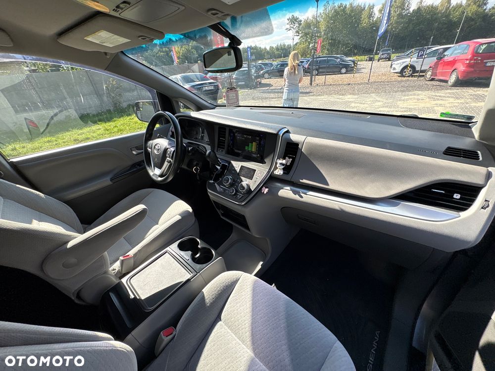 Toyota Sienna 3.5 V6 SE - 31