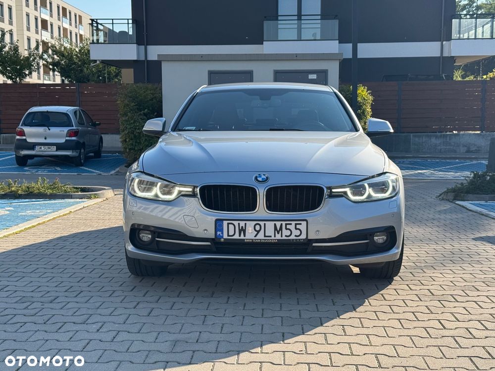 BMW Seria 3 318d Sport Line - 8