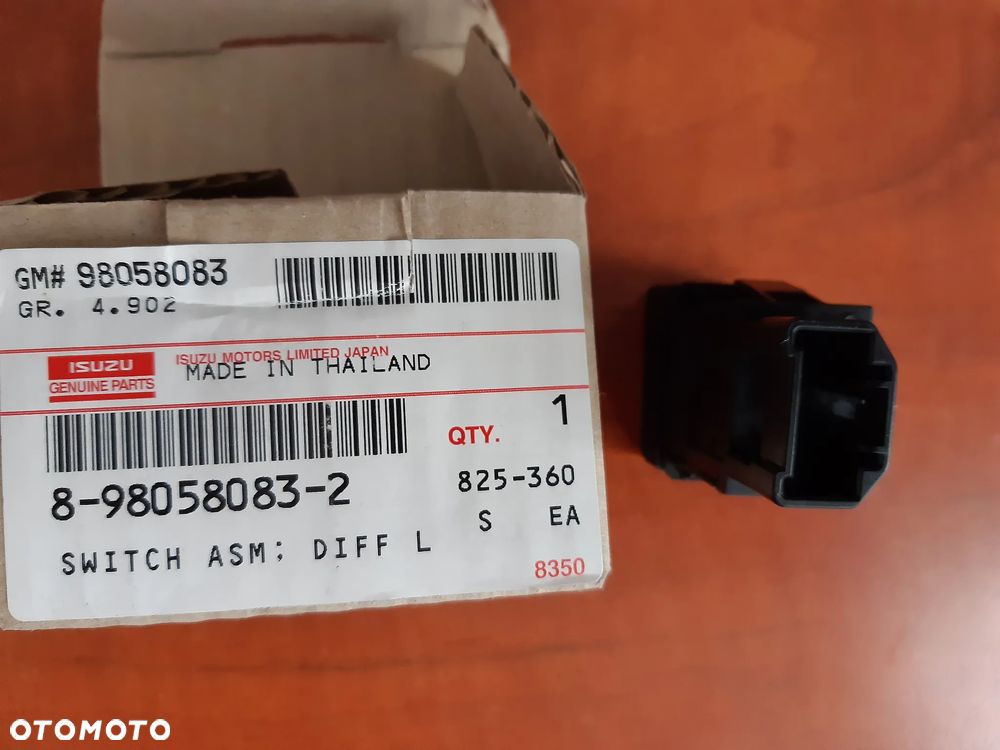 ISUZU D-max KLAWISZ włacznik blokady mostu - 3