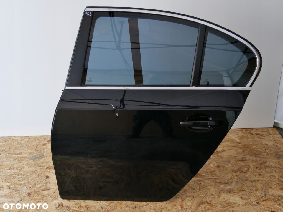 DRZWI TYLNE LEWE BMW E60 SEDAN - 1