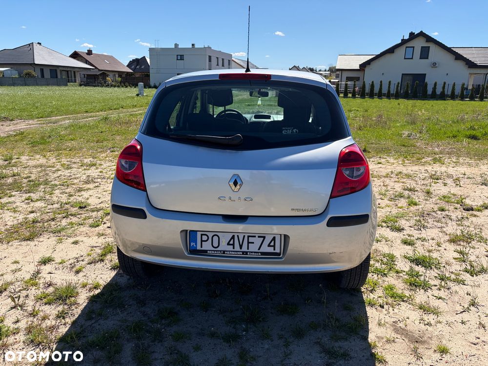 Renault Clio - 8