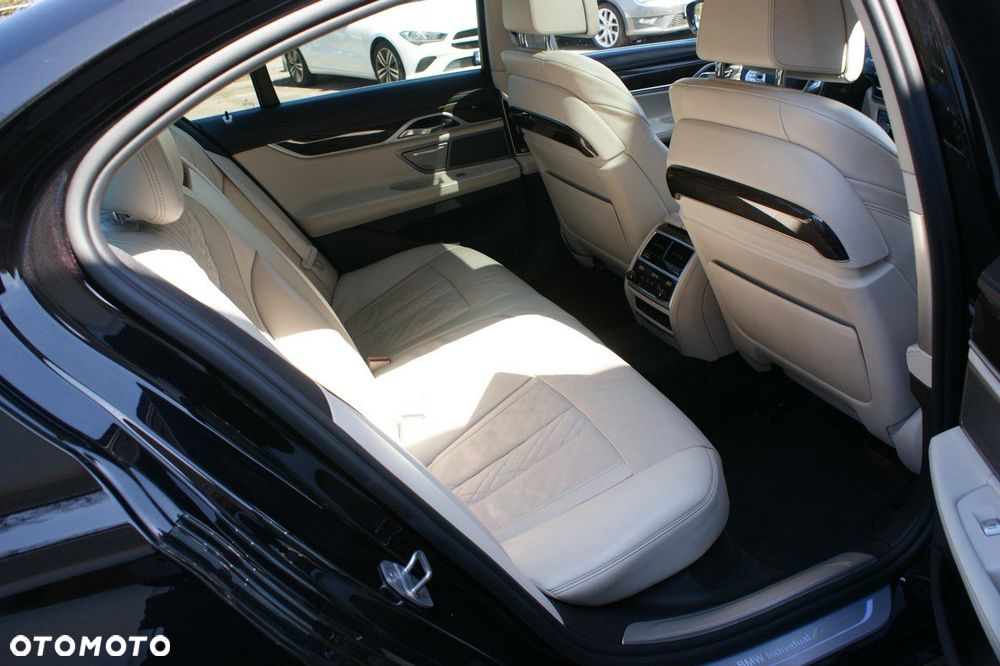 BMW Seria 7 - 18