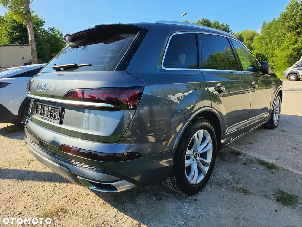 Audi Q7 - 1