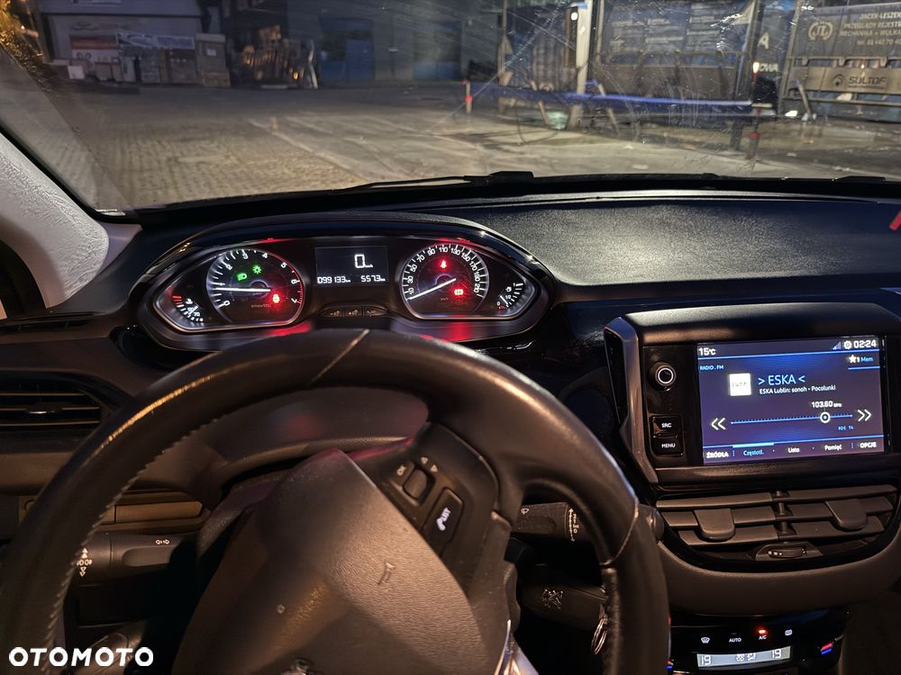 Peugeot 208 - 5