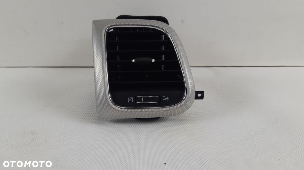 JEEP GRAND CHEROKEE WK2 KRATKA NAWIEWU LEWA