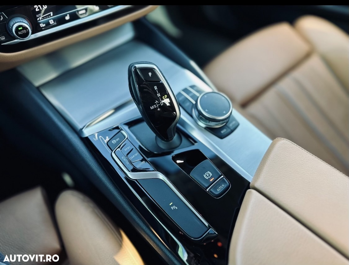 BMW Seria 5 520d xDrive AT - 31