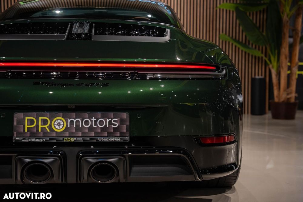 Porsche 911 Targa 4 GTS PDK - 17