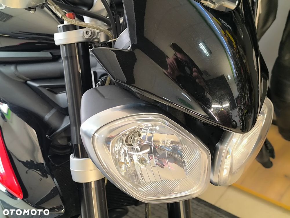 Triumph Street Triple - 18