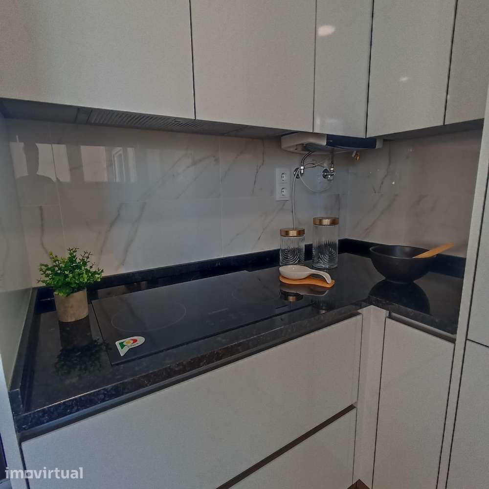 Apartamento T2 em Benfica com arrecadação - Grande imagem: 2/4
