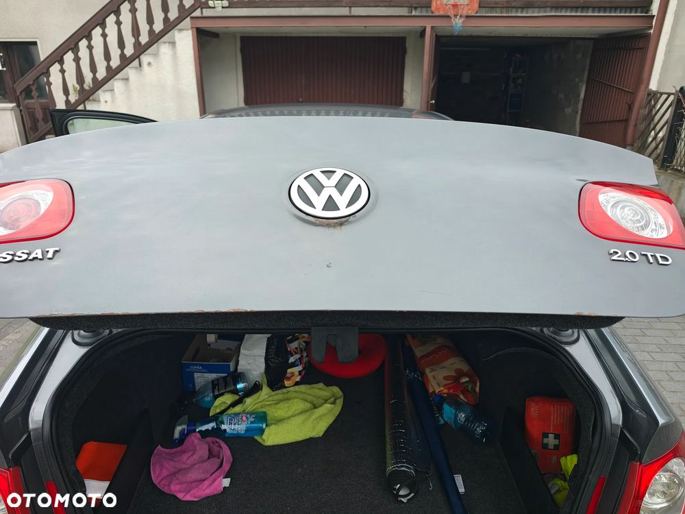 Volkswagen Passat 2.0 TDI DPF Sportline - 9